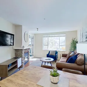 Town Plaza Apartment